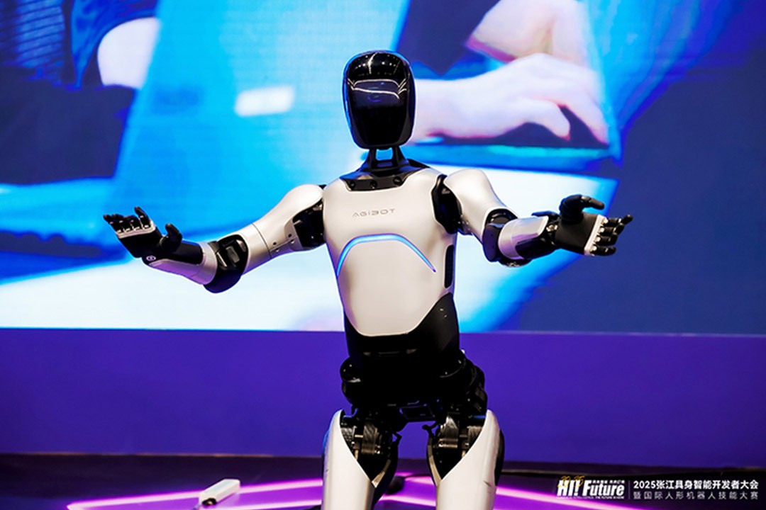 金年会远征A2成全球首个同时拥有中美欧认证的人形机器人